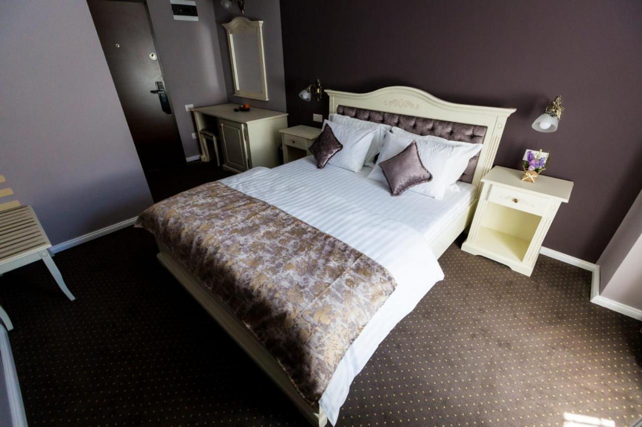 Royal Inn Busteni-Adults Only Экстерьер фото