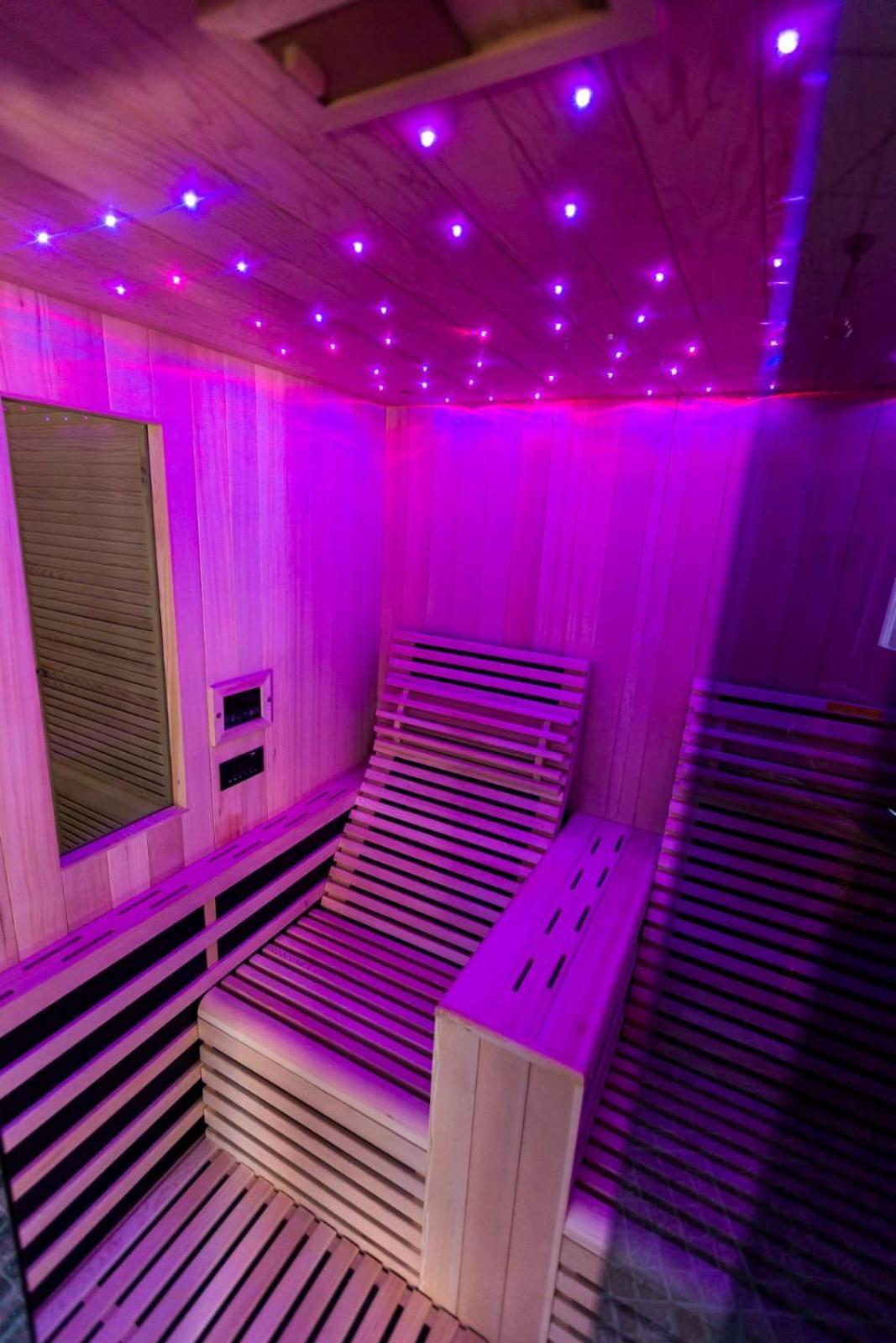 Royal Inn Busteni-Adults Only Экстерьер фото