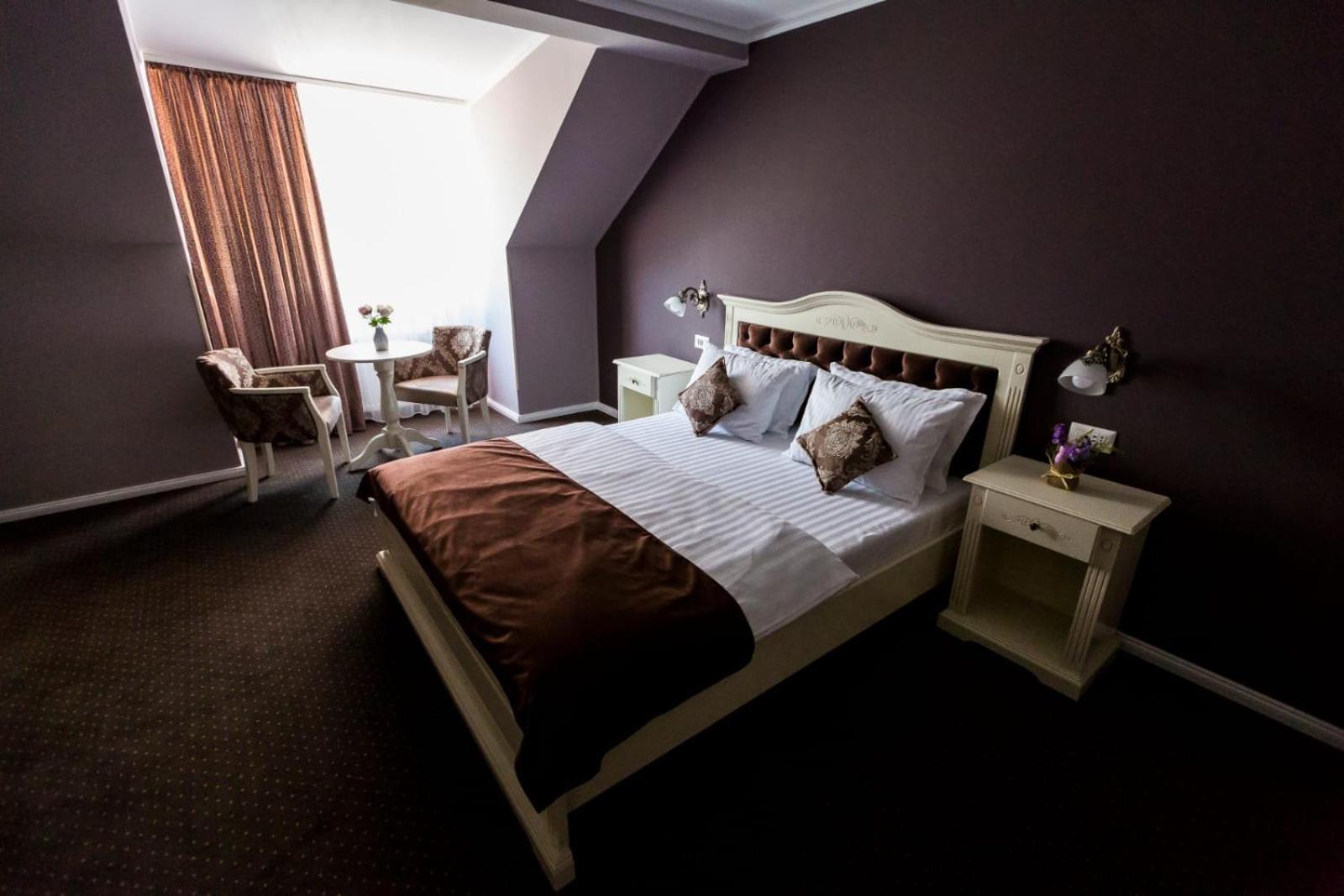 Royal Inn Busteni-Adults Only Экстерьер фото