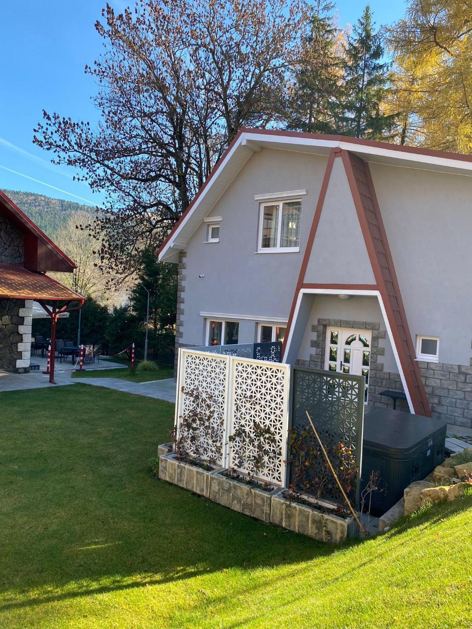 Royal Inn Busteni-Adults Only Экстерьер фото