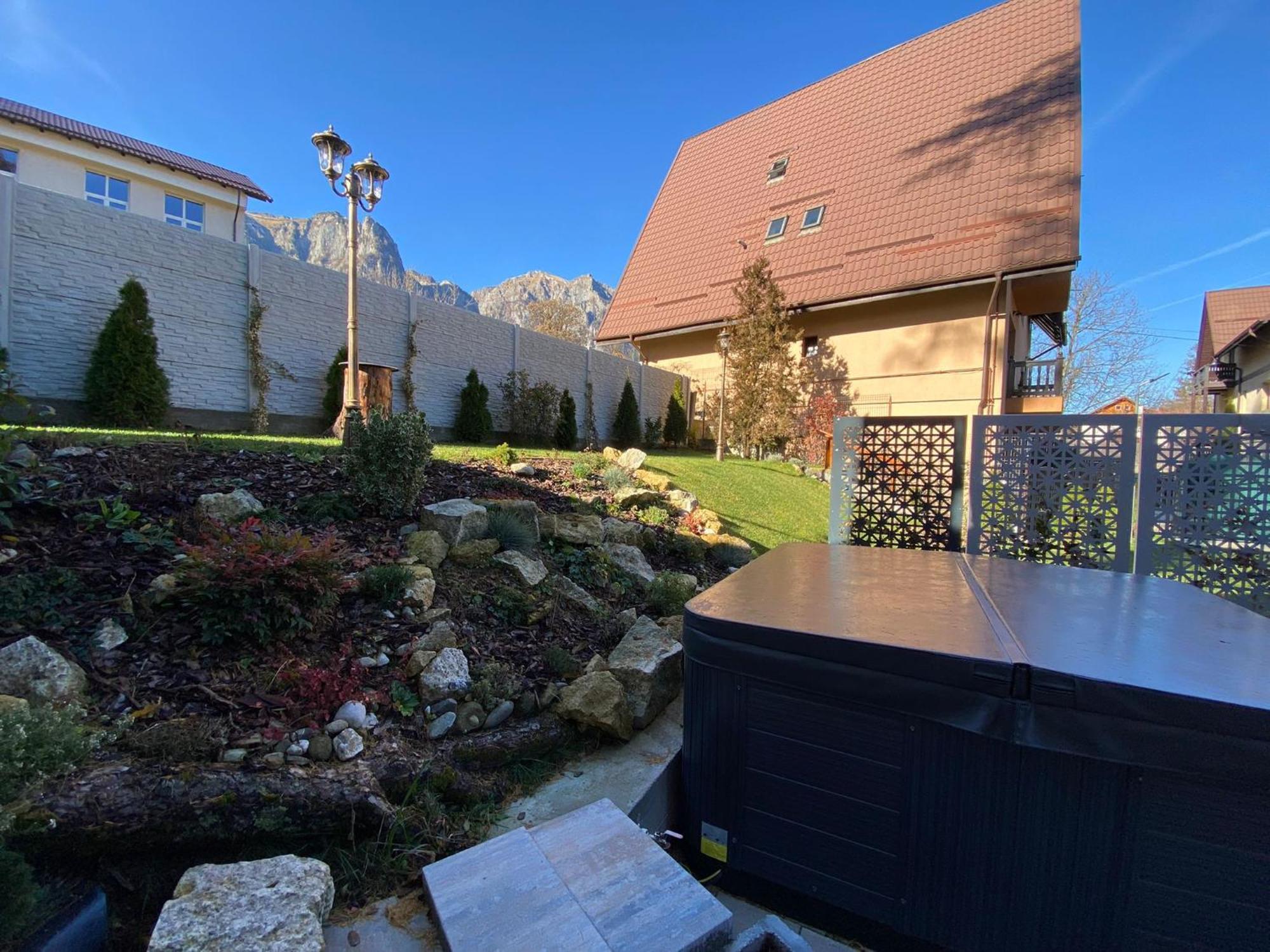 Royal Inn Busteni-Adults Only Экстерьер фото